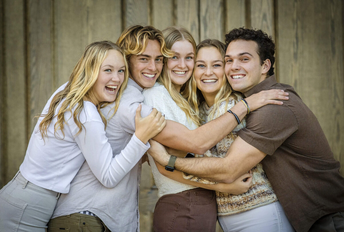 fun-sibling-family-portrait-smiles-san-diego-tim-otto-photography