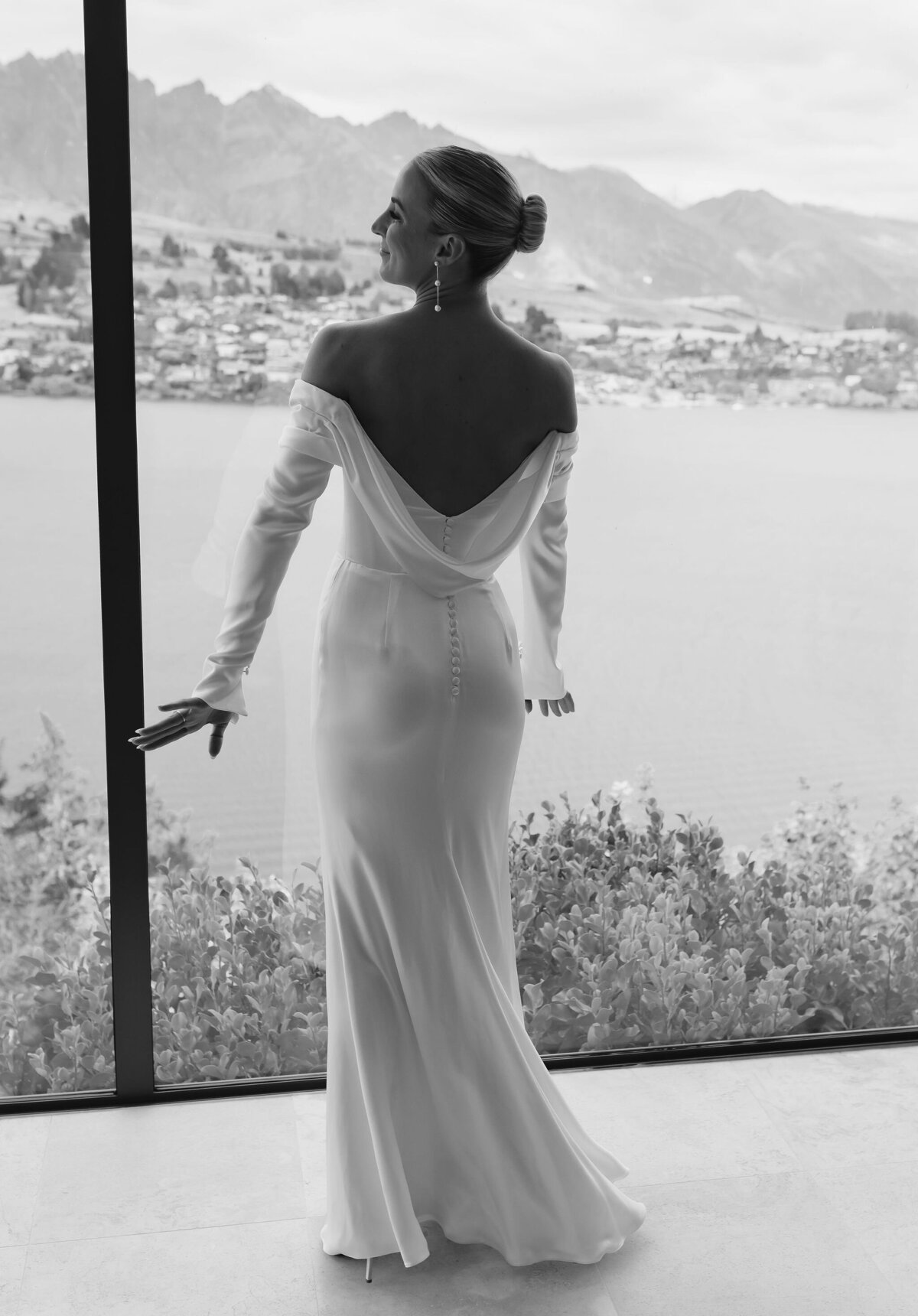 blackandwhite-bride-chic-wedding-dress