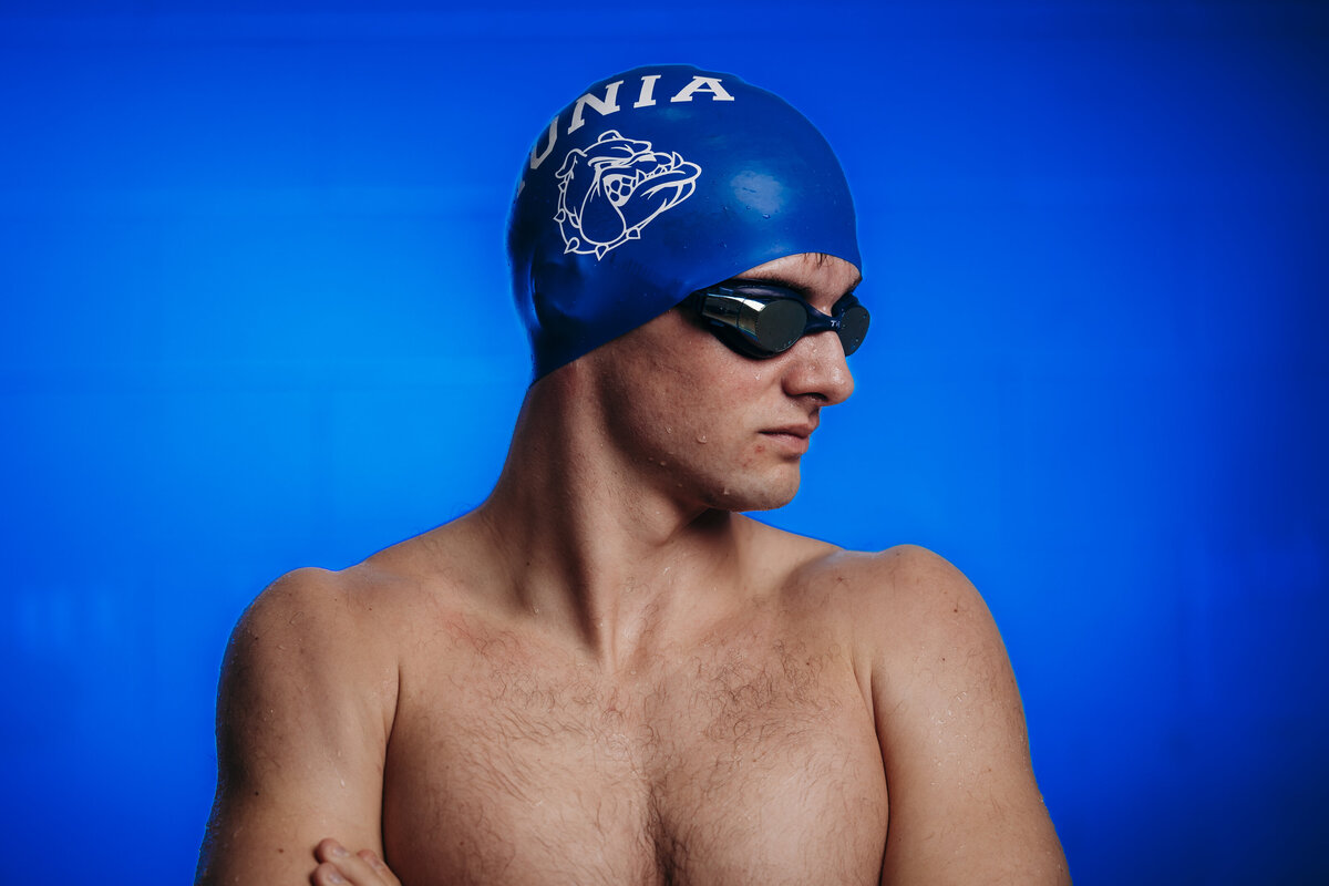 ionia-bulldog-swimmer