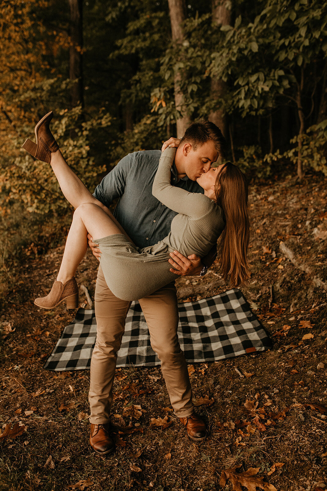 Alyssa_Bobby_Engagement_Session_9.30.20-335