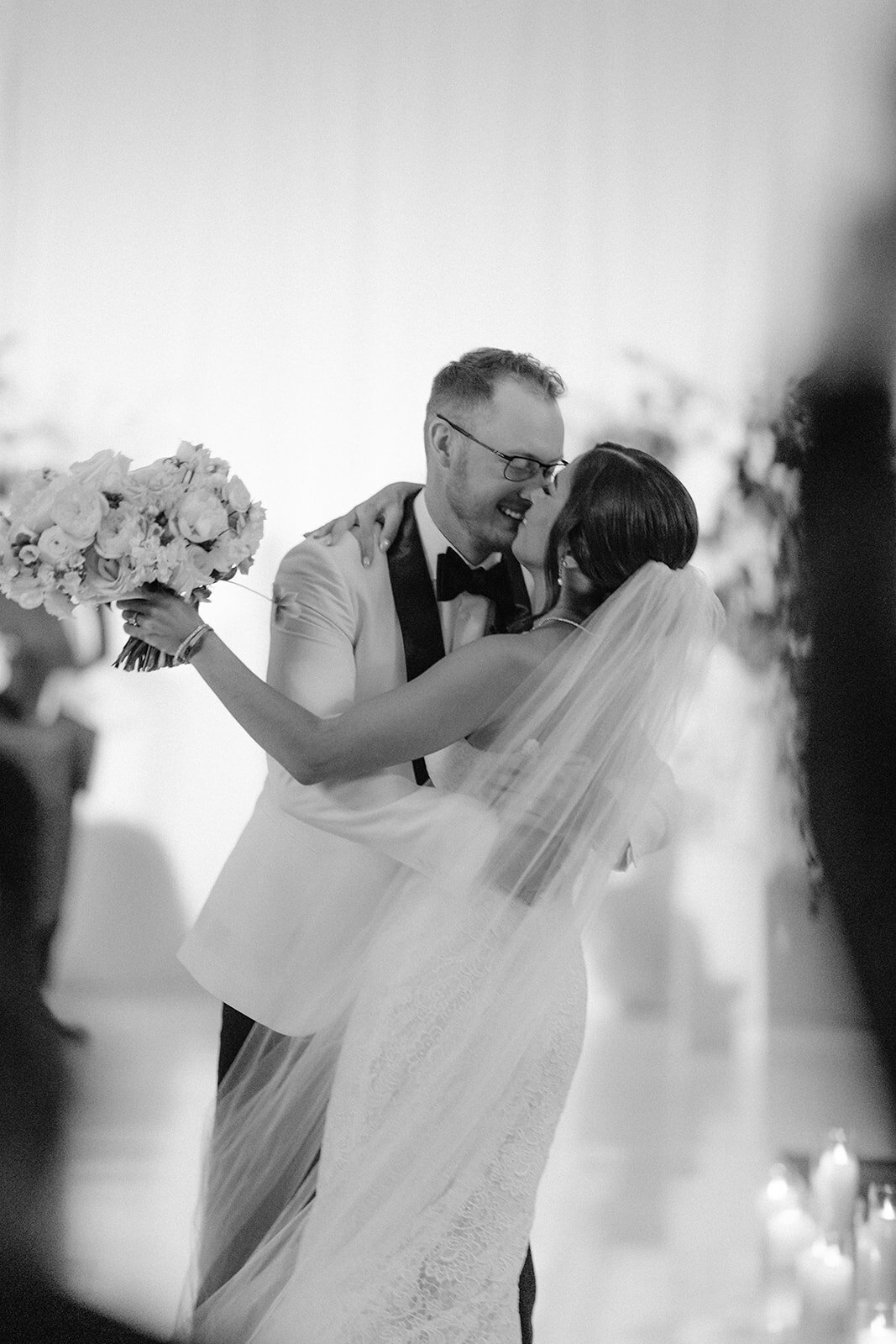 timeless-winter-wedding-ceremony-at-boston-plaza-hotel