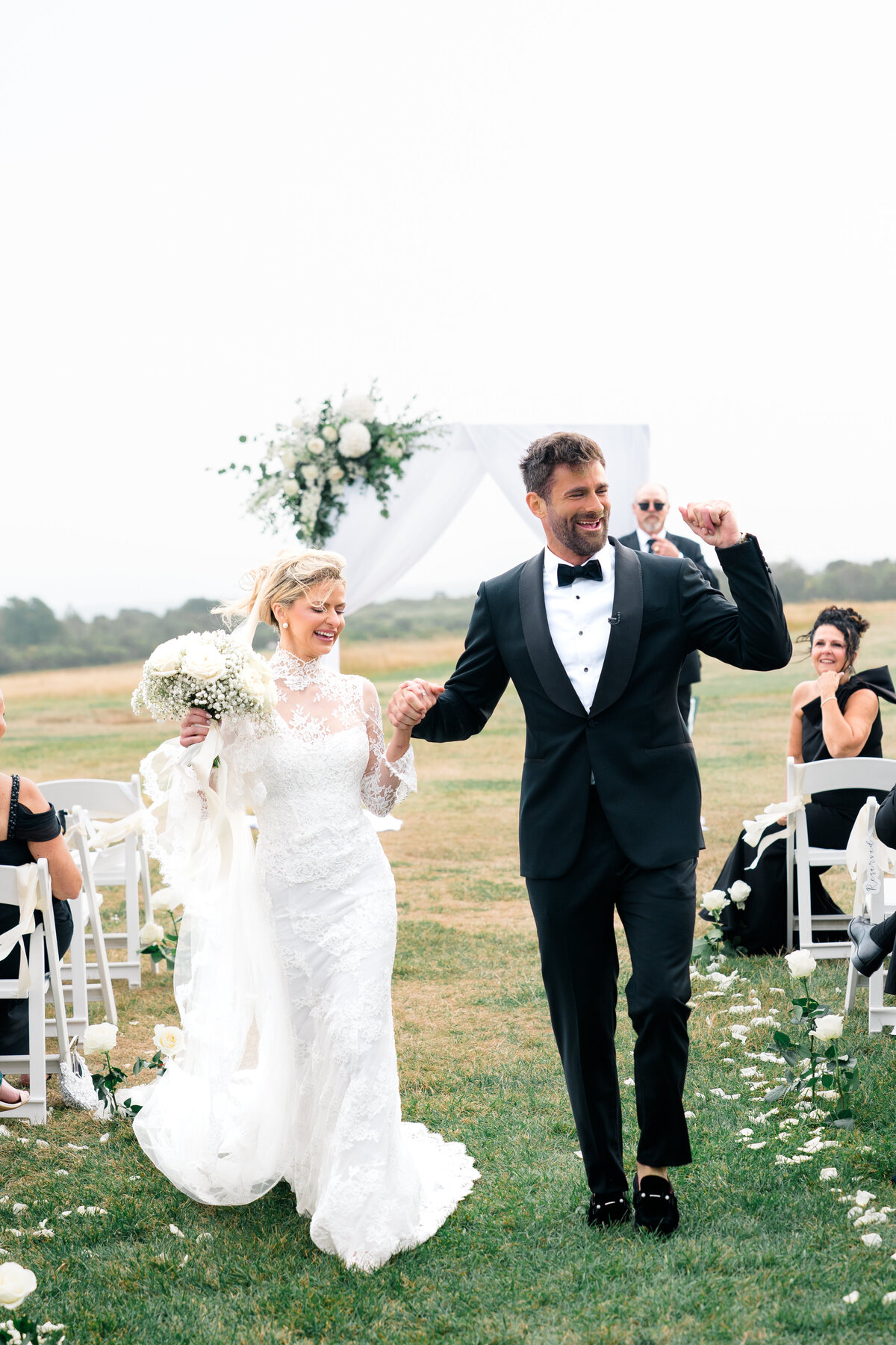 Caprio-Captured-Photography-J&R-NewportCountryClub-Wedding-424