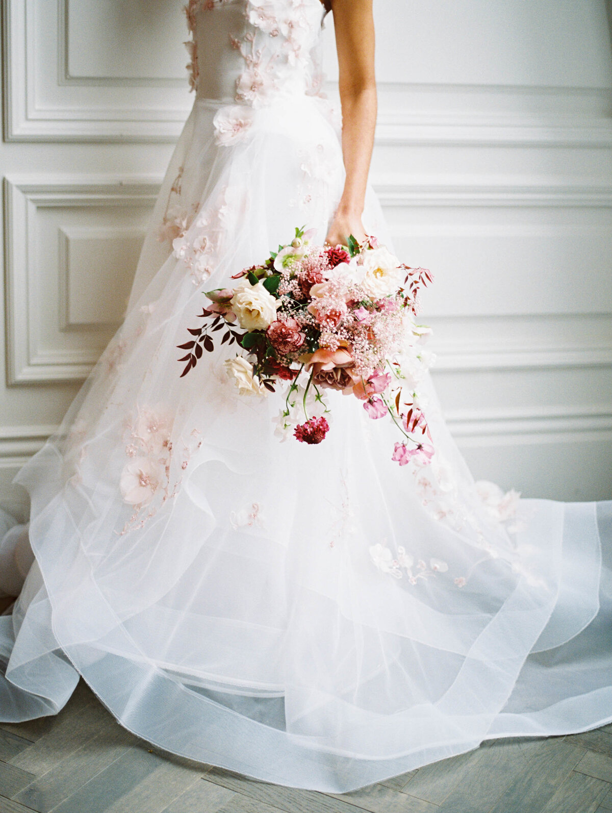 max-owens-design-pink-european-inspired-wedding-04-bridal-bouquet