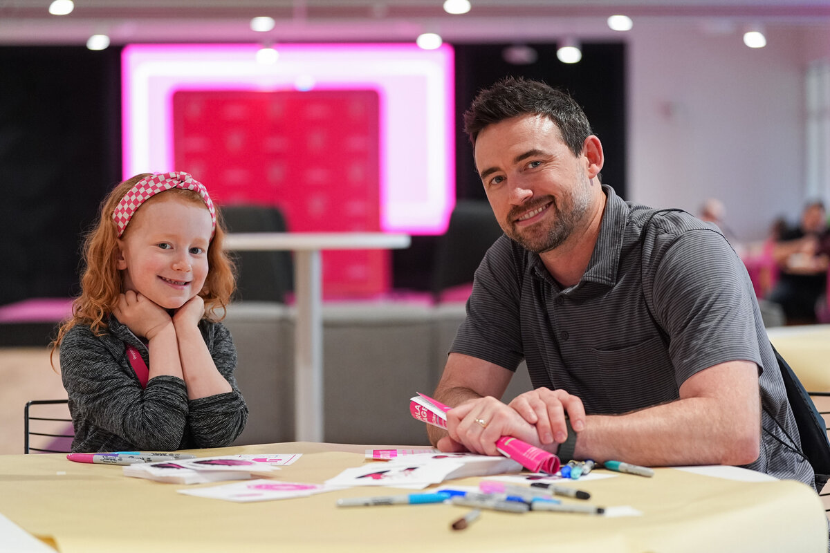 kansas-city-event-photography-0245-family-craft-activity