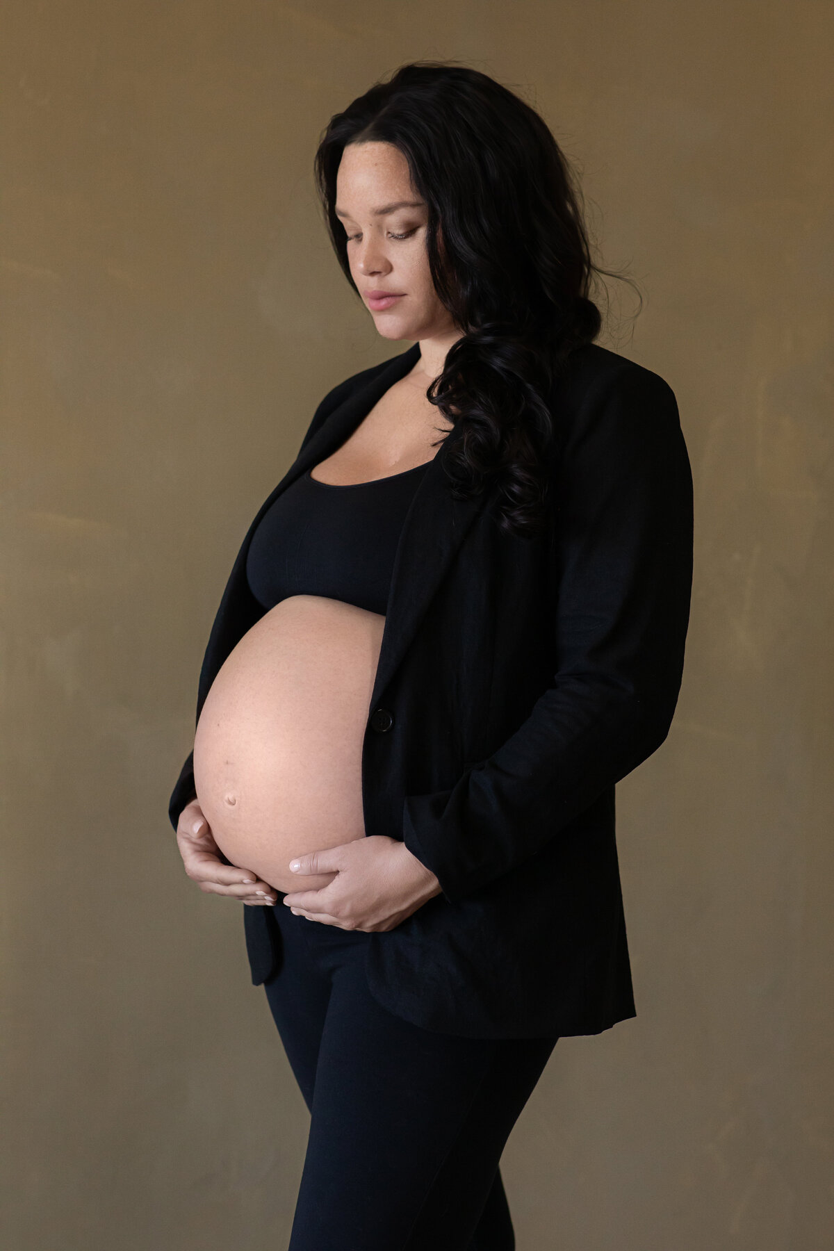 fine-art-in-studio-maternity-portraits-14