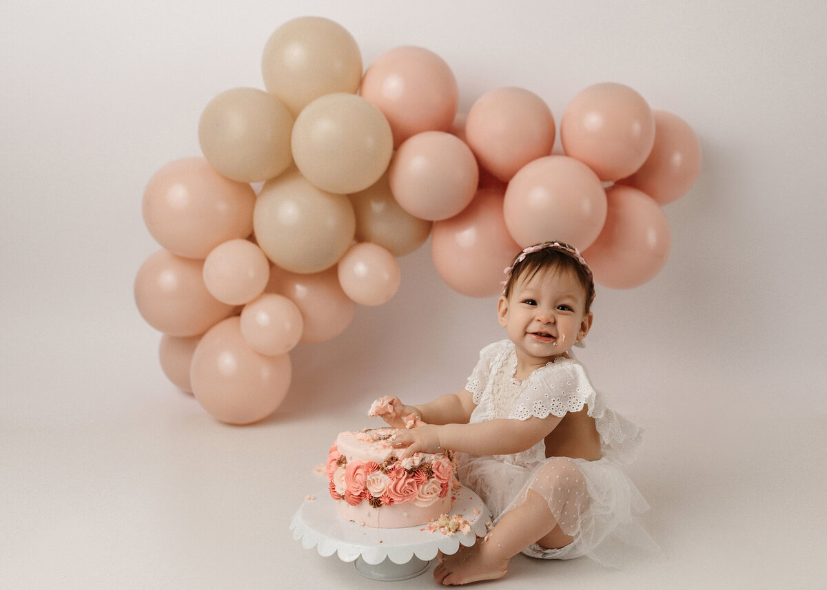 best-cake-smash-photography-near-me-2024-500 x 338