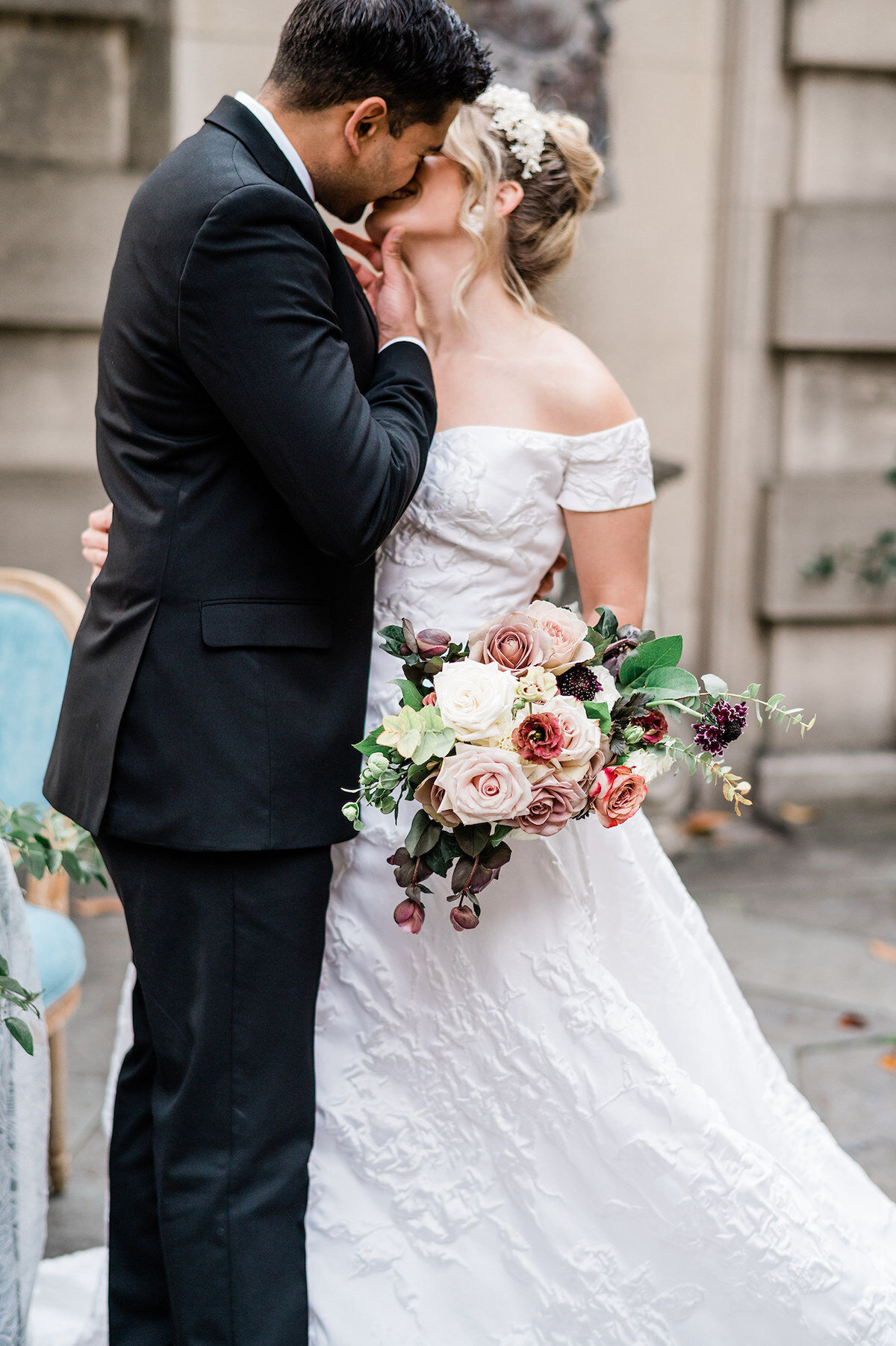 From candid exchanges to profound vows, our luxury wedding photography captures the essence of your Washington DC celebration. Our fine art approach turns every moment into a timeless memory against the backdrop of The Larz Anderson House.
