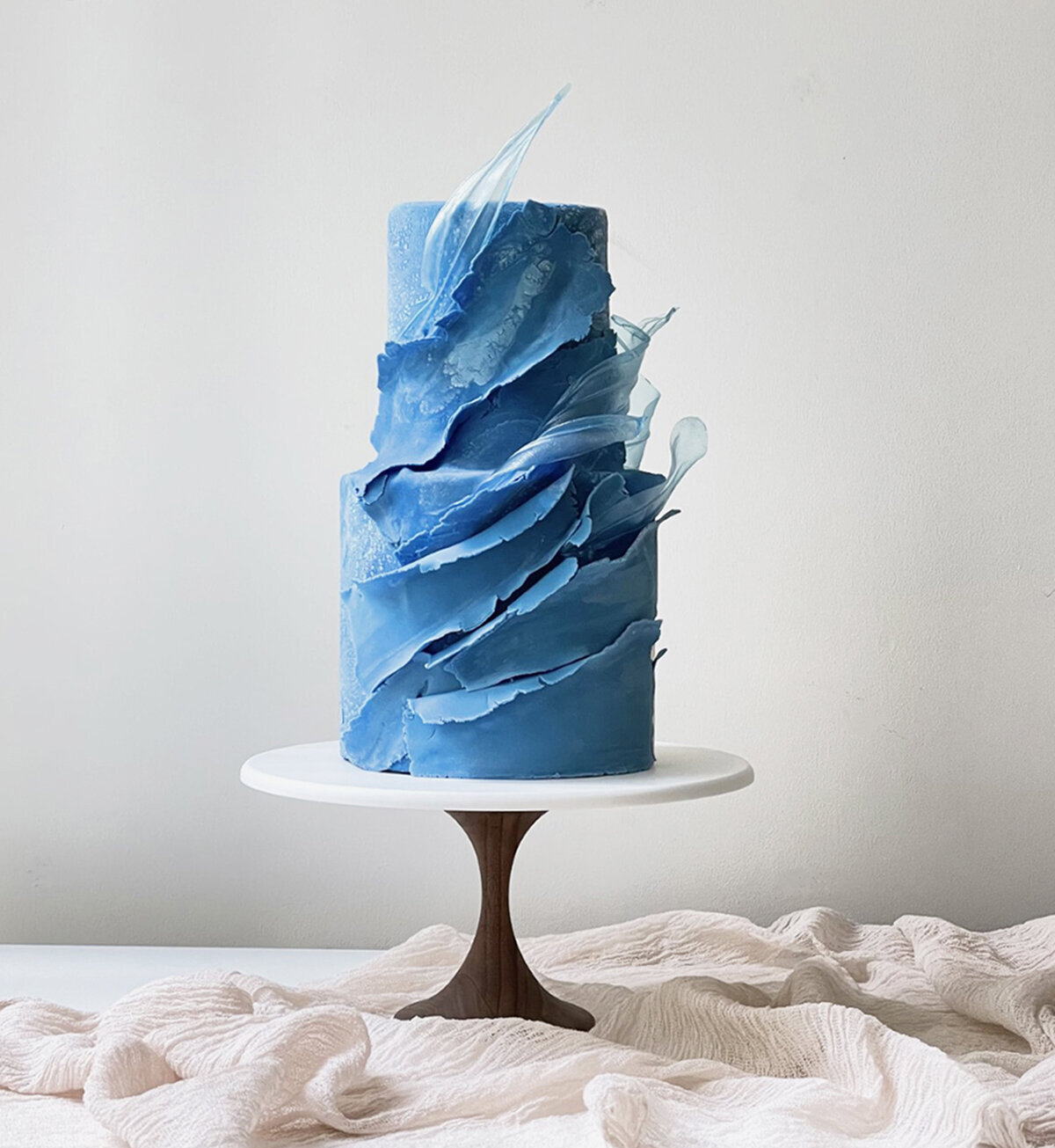 bluetexturedweddingcakebyltc
