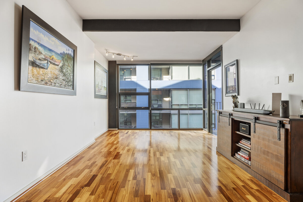 Icon-apartment-building-downtown-san-diego-real-estate-photography-meg-bogart-closing-photos-2