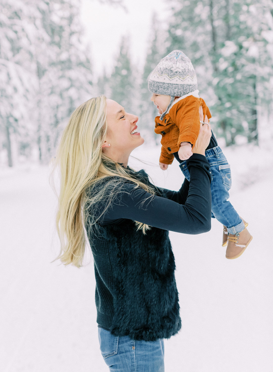 Winter Family Photography in Truckee Lake Tahoe