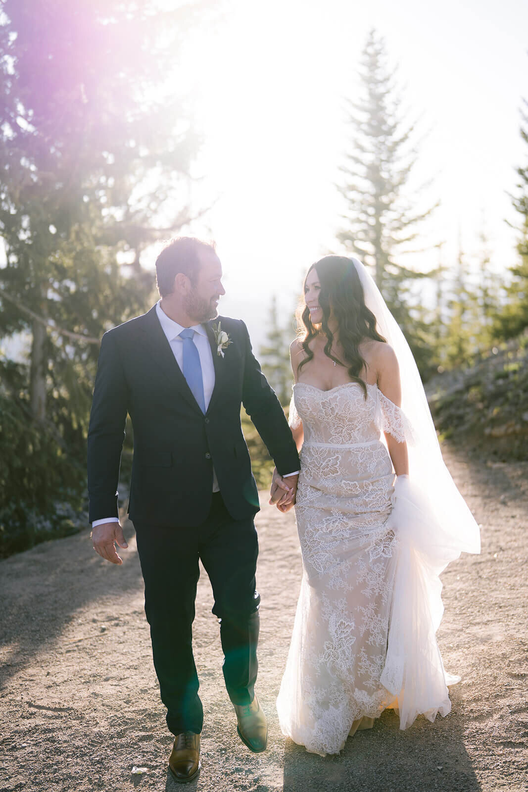 sharron-ian-aspen-mountain-club-wedding-golden-hour-3