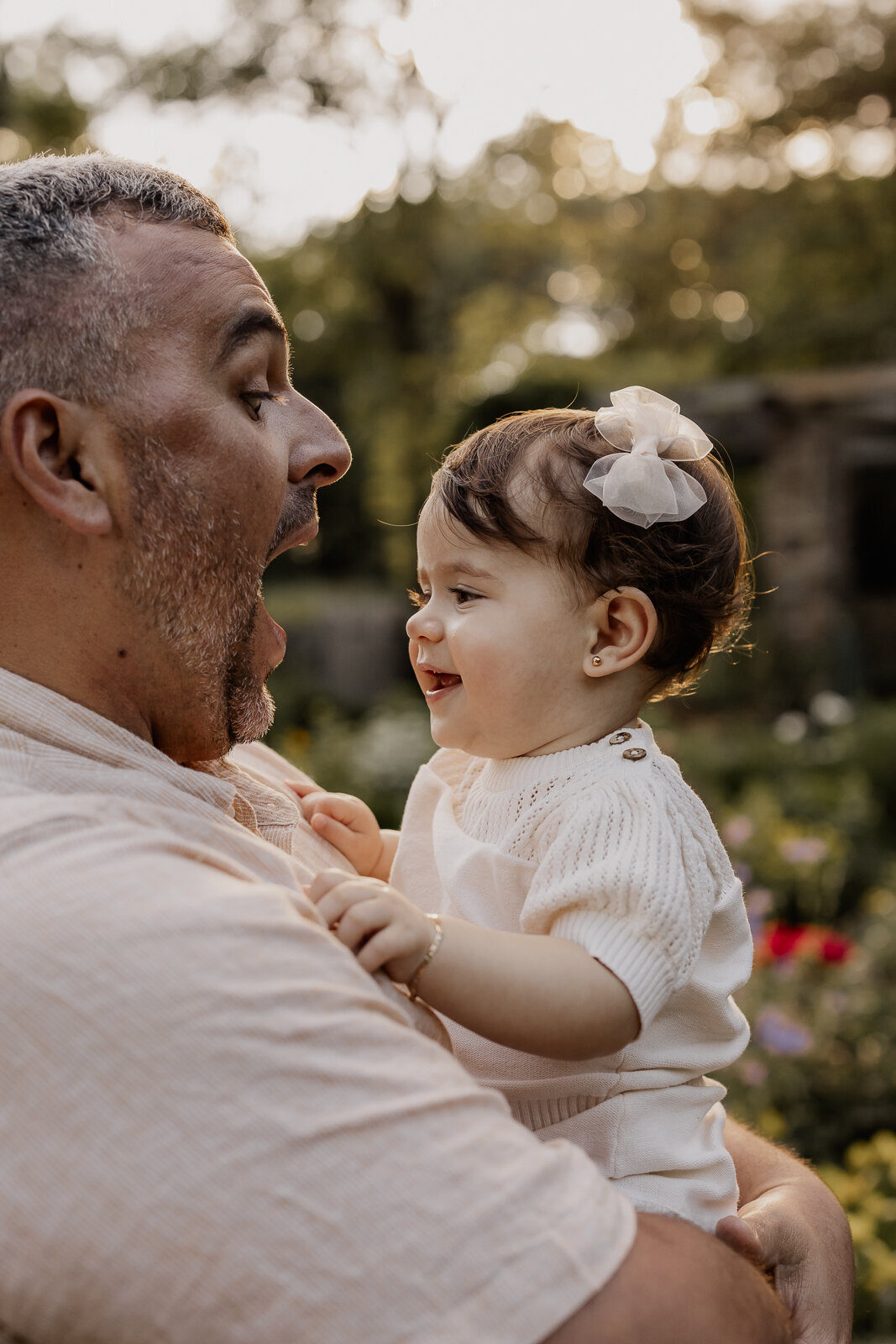 family photoshoot at cross estate gardens nj