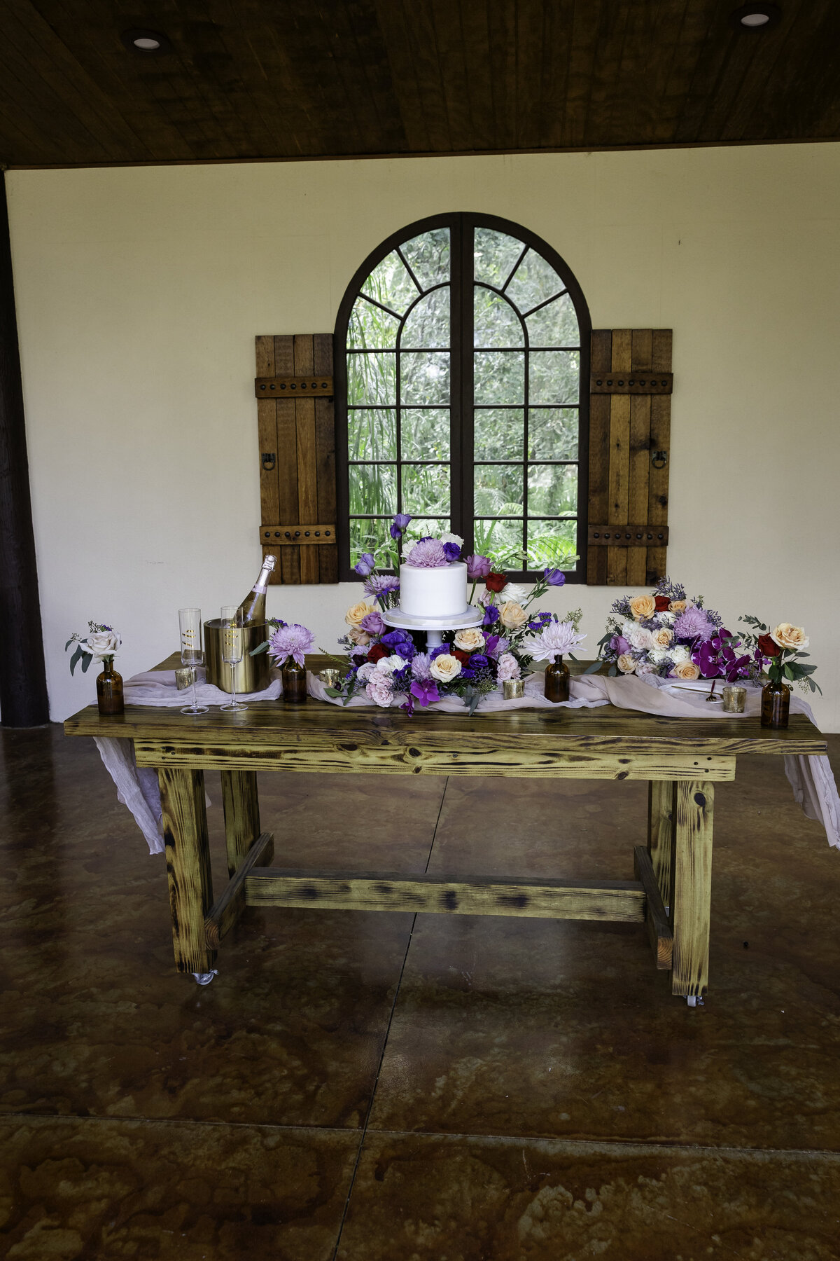 0144-cara-dehart-lewis-photography-del-favero-oasis-tampa-elopement-in-florida-chantilly-chic-celebrations