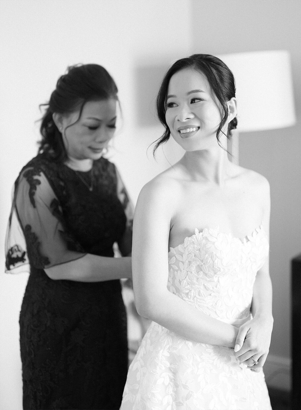 Woodmark Hotel Wedding Photographer, Wirkland - Seattle Waterfront Wedding - Film Photographer - Light and Airy - 4