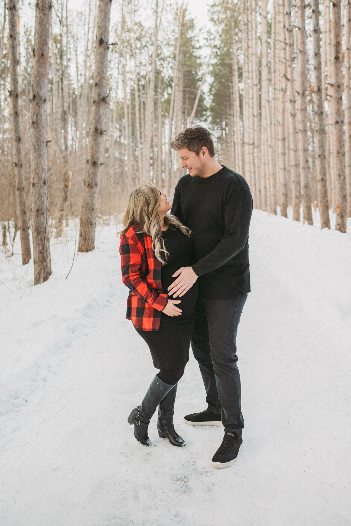 maternity photo of couple