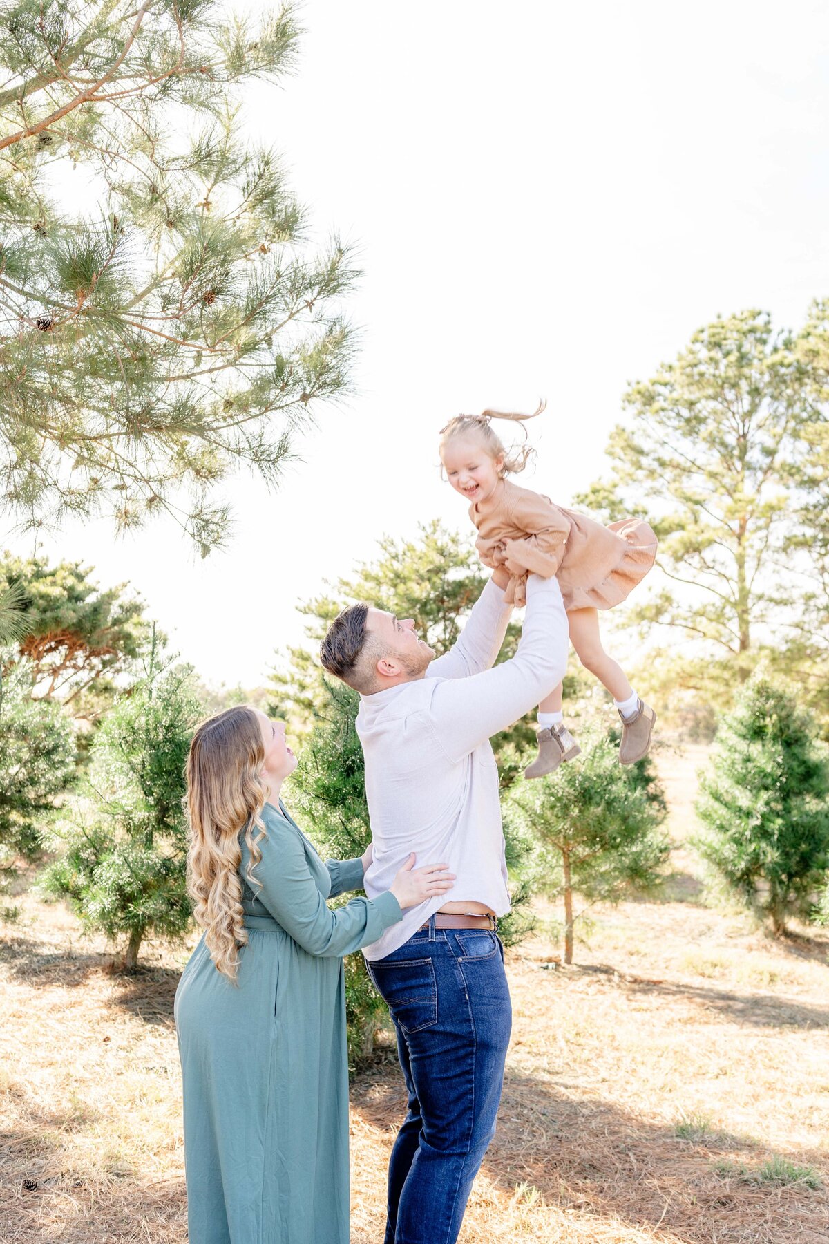 Austin-TX-Christmas-Tree-Farm-Mini-Session-Magnolia-and-Grace-Photography-Co-GinaM-# (1)-8