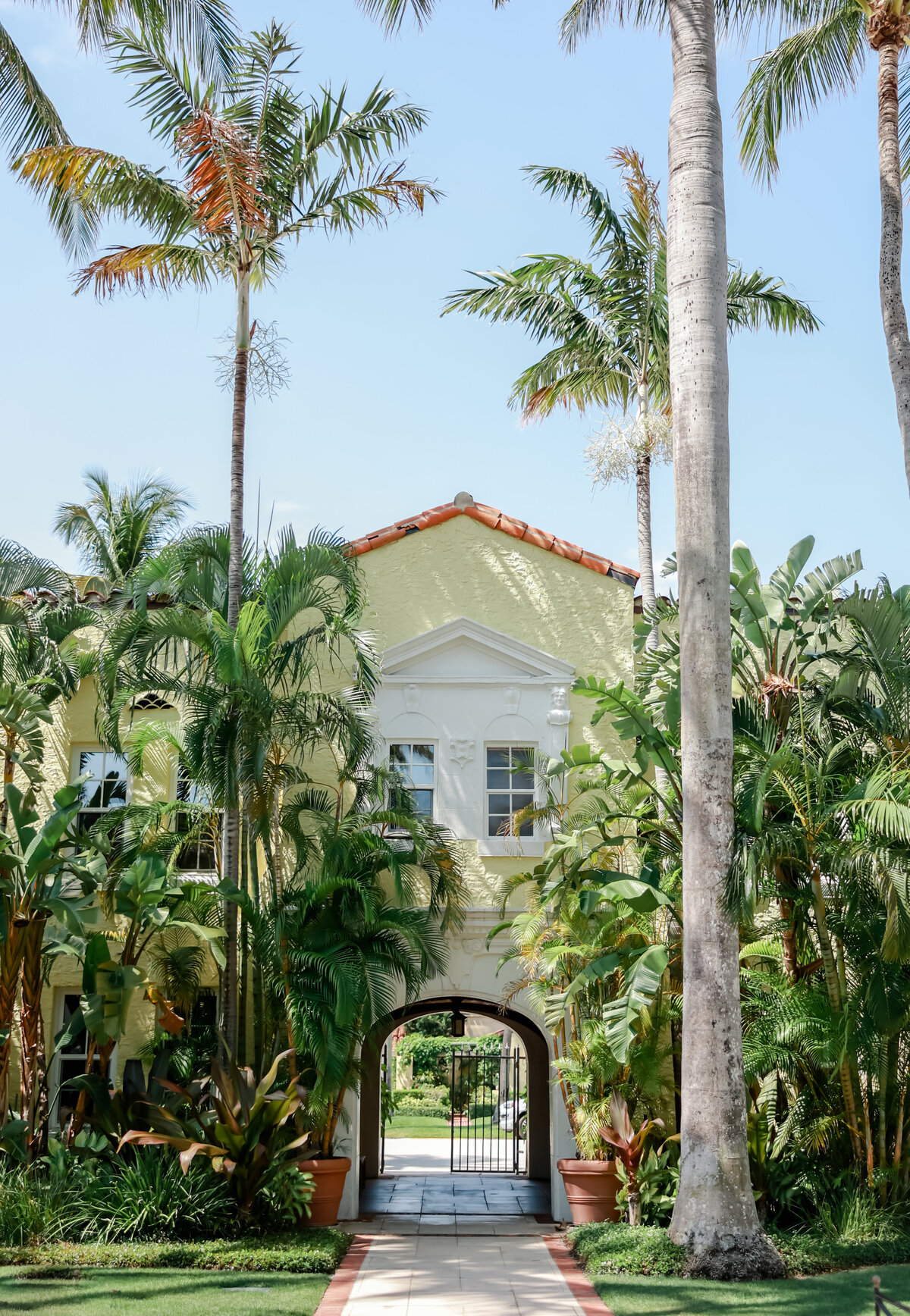 Zimmermann Pleated Set_Nancy Pauline Photography_brazilian court hotel_Palm Beach_ Palm Beach Wedding Photographer_Engagement Session Worth Avenue-74