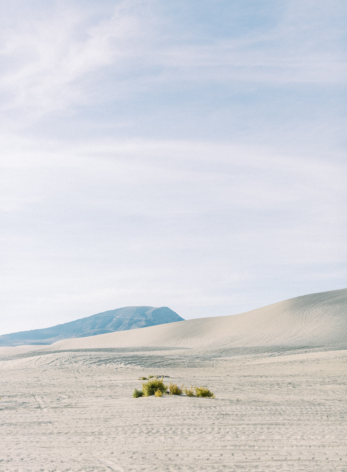 Sand-Mountain-Dunes-Nevada-Engagement-Photos-1