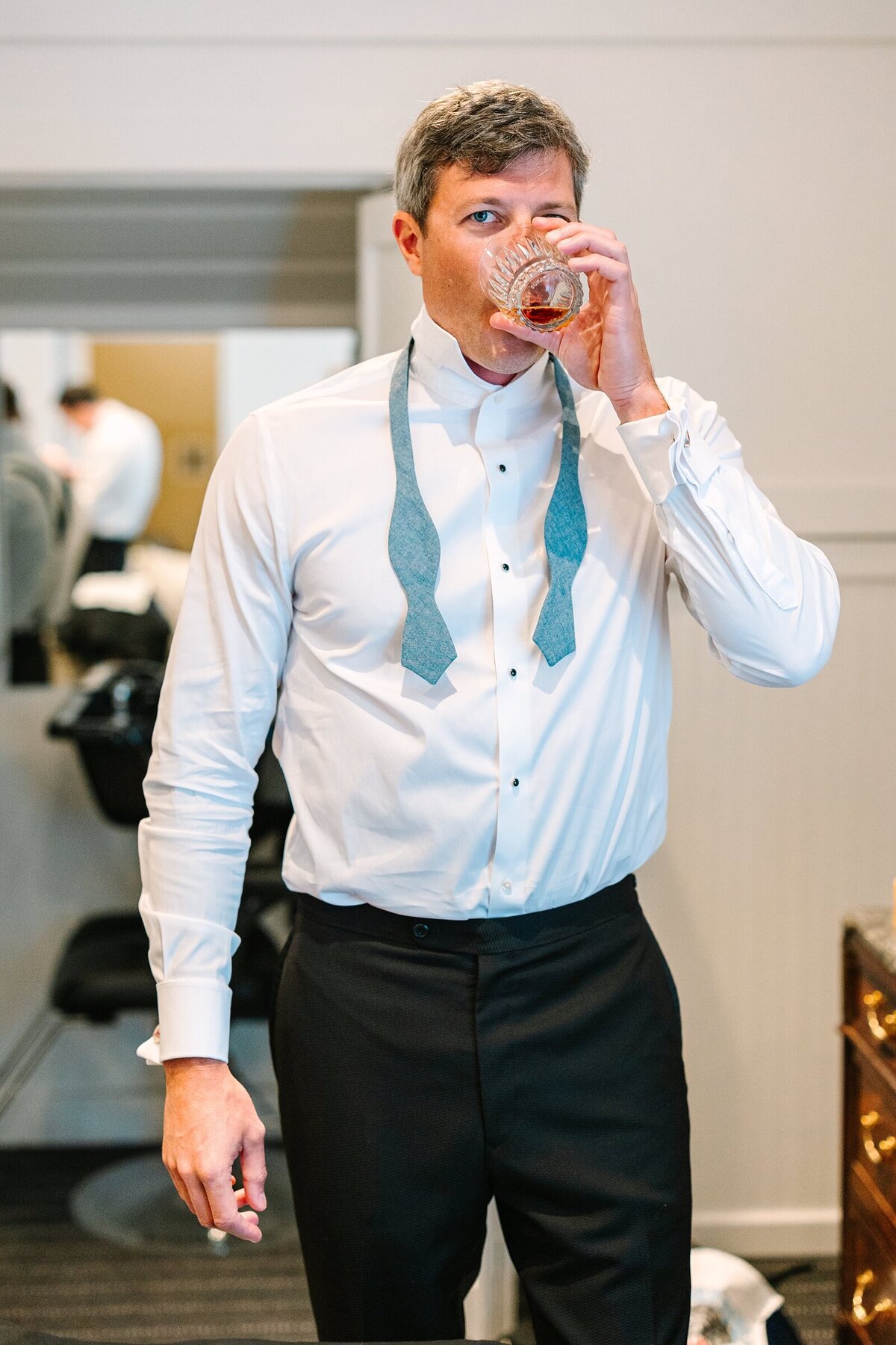 Modern_Black_Tie_Rainy_Summer_Wedding_Spruce_Point_Inn_Maine_Photography_0017