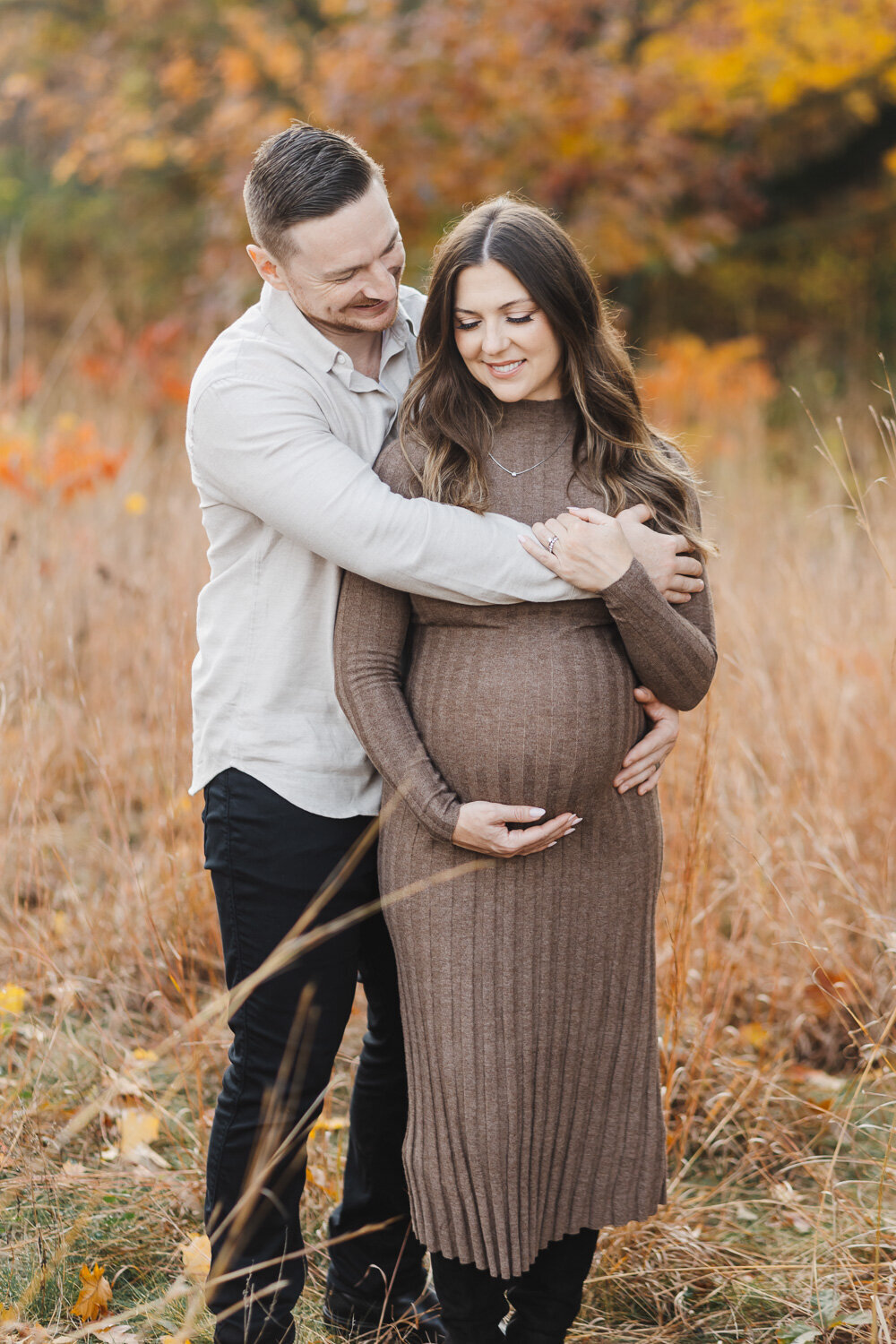 Fall maternity portraits in Toronto park