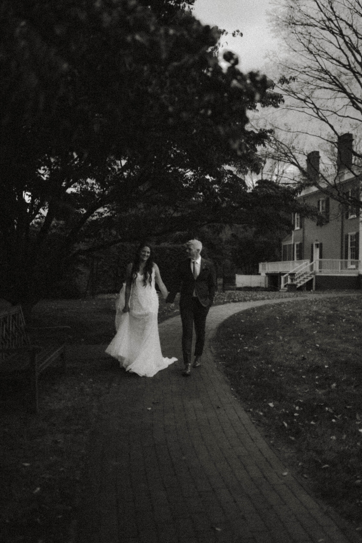 Luke and Christina 8-10-24-239 (1)