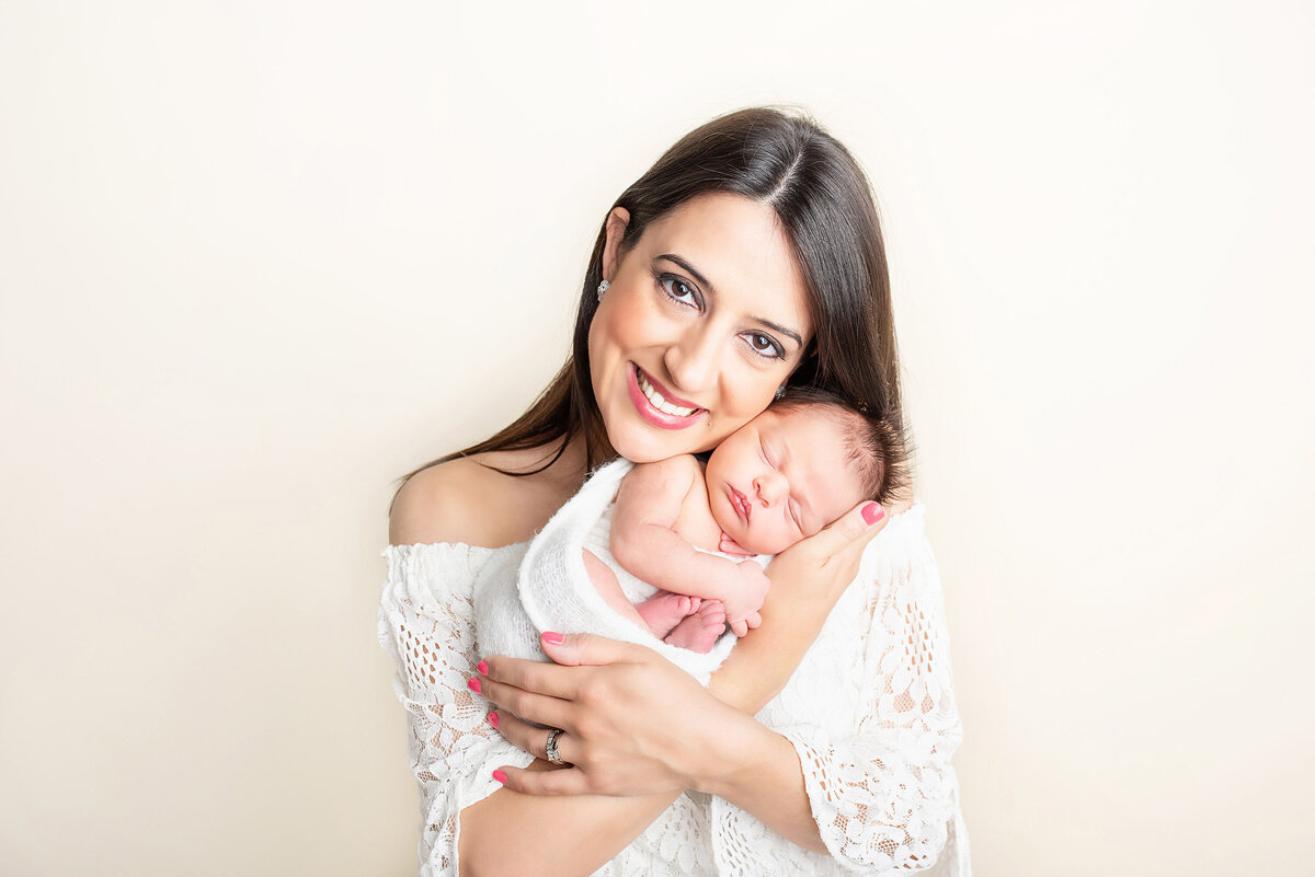 0-miami-newborn-mom-baby-photography-023
