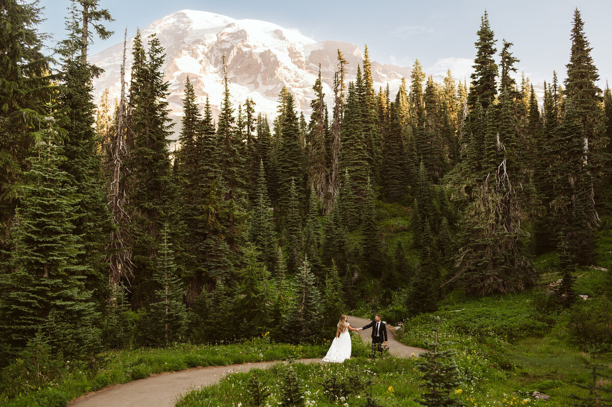 the-schwartzs-elopement-at-mt-rainier-by-bruna-kitchen-photography-138