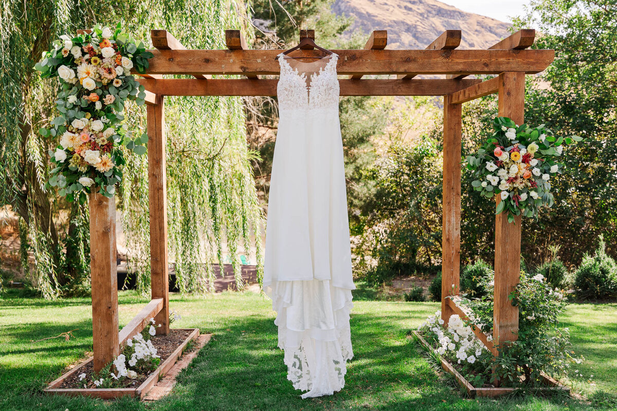 Rio-Vista-Winery-Wedding-Chelan-WA-17
