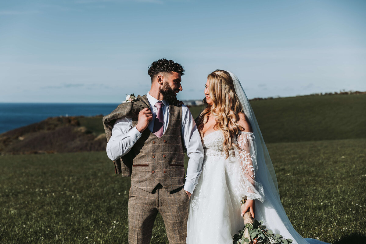 bride and groom in cornwall