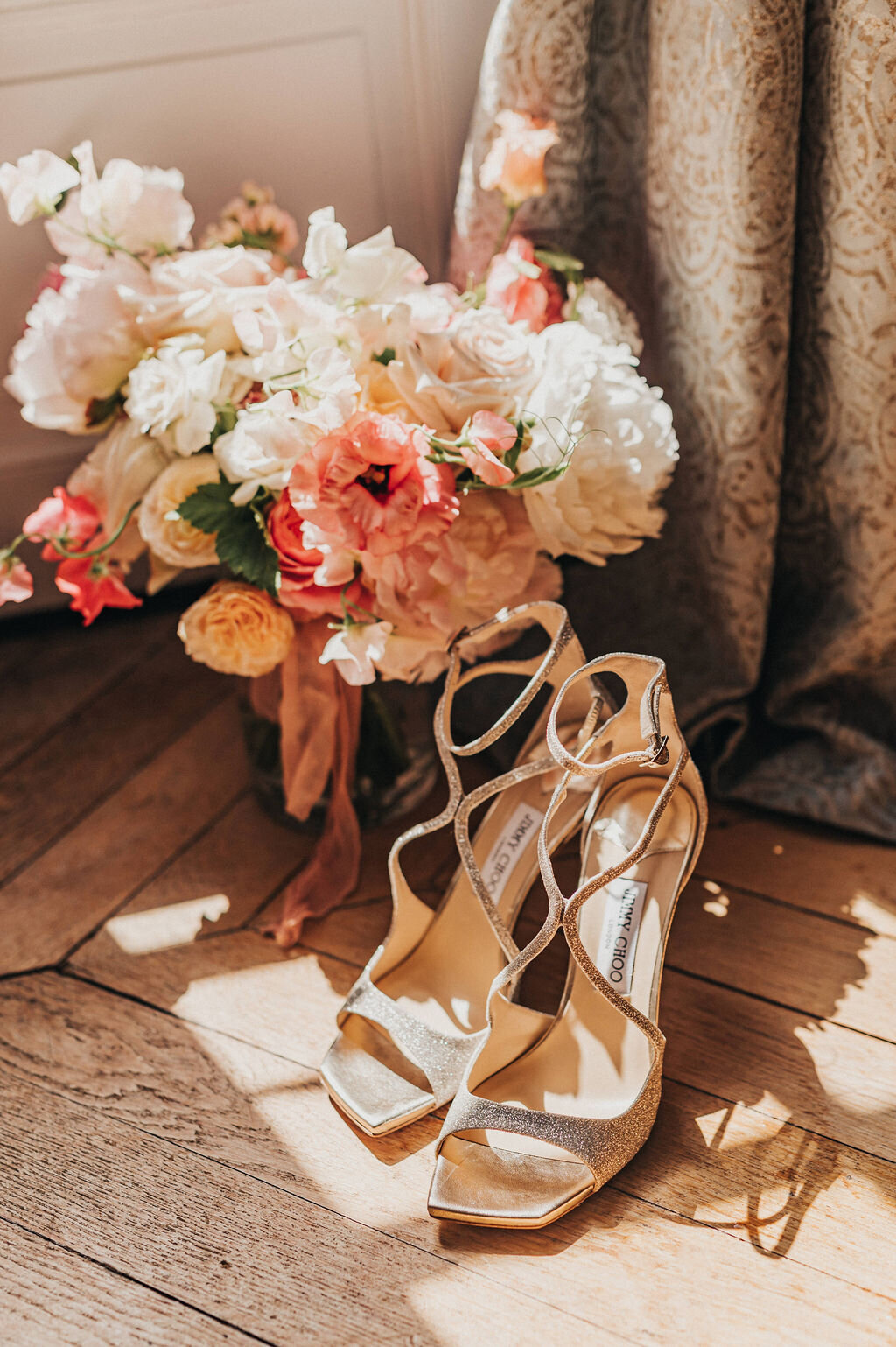 A romantic pastel-colored bouquet for this destination wedding in France