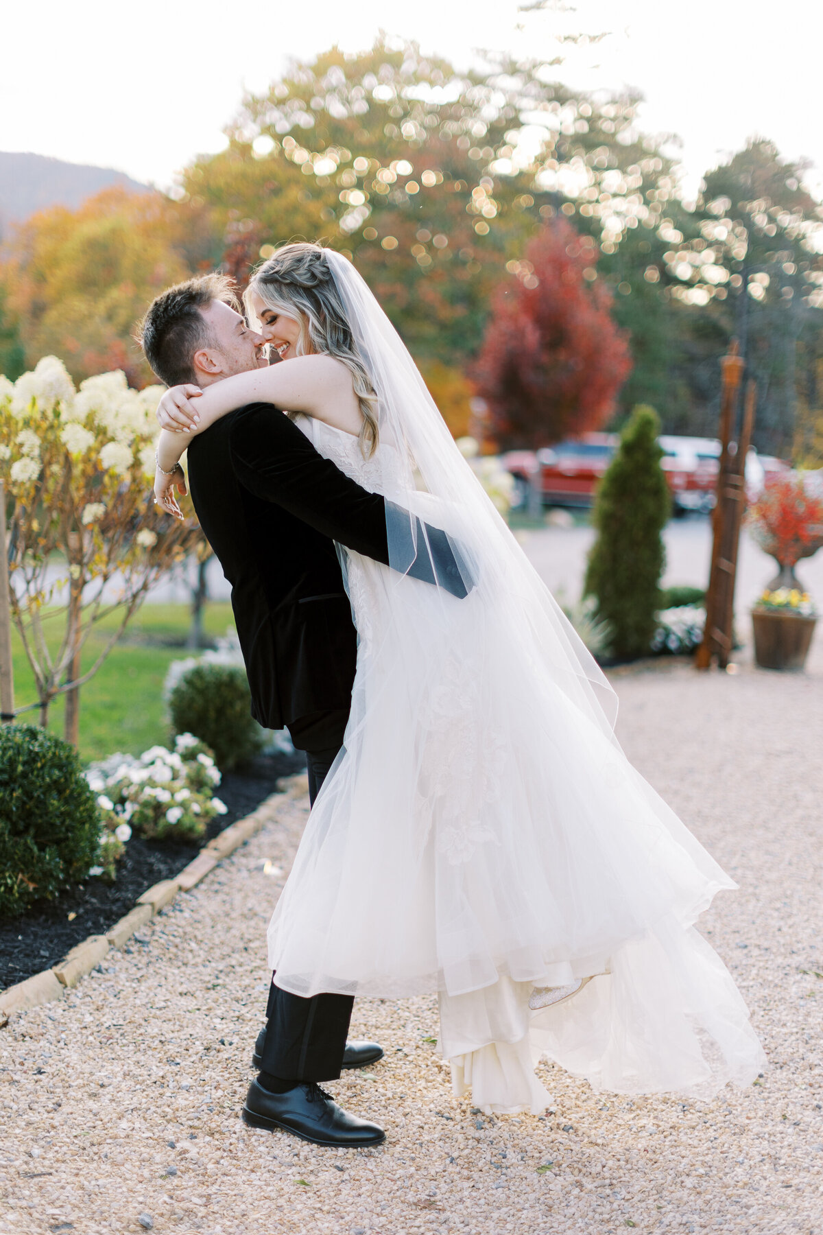 Seclusion-Wedding-Photography-Kim-Johnson-Lynchburg-Lexington-Wedding-Photographer-Charlottesville-Bright-8522