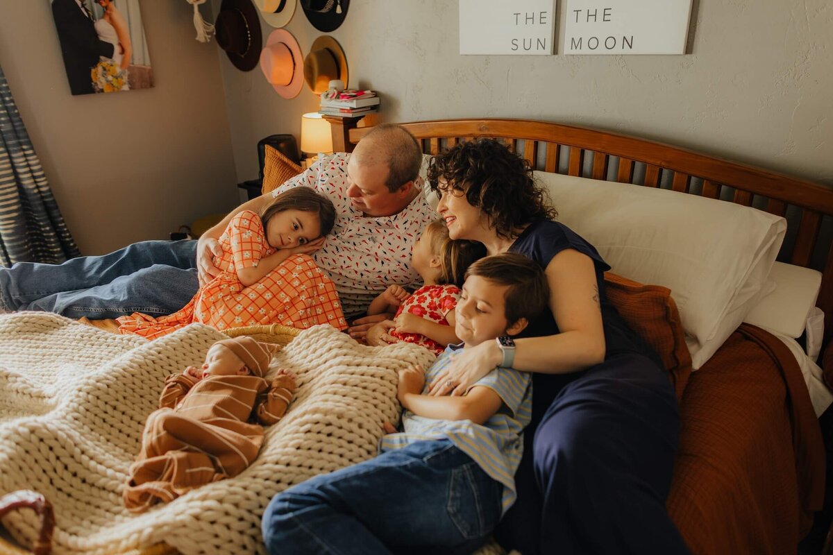 newborn-family-lifestlye