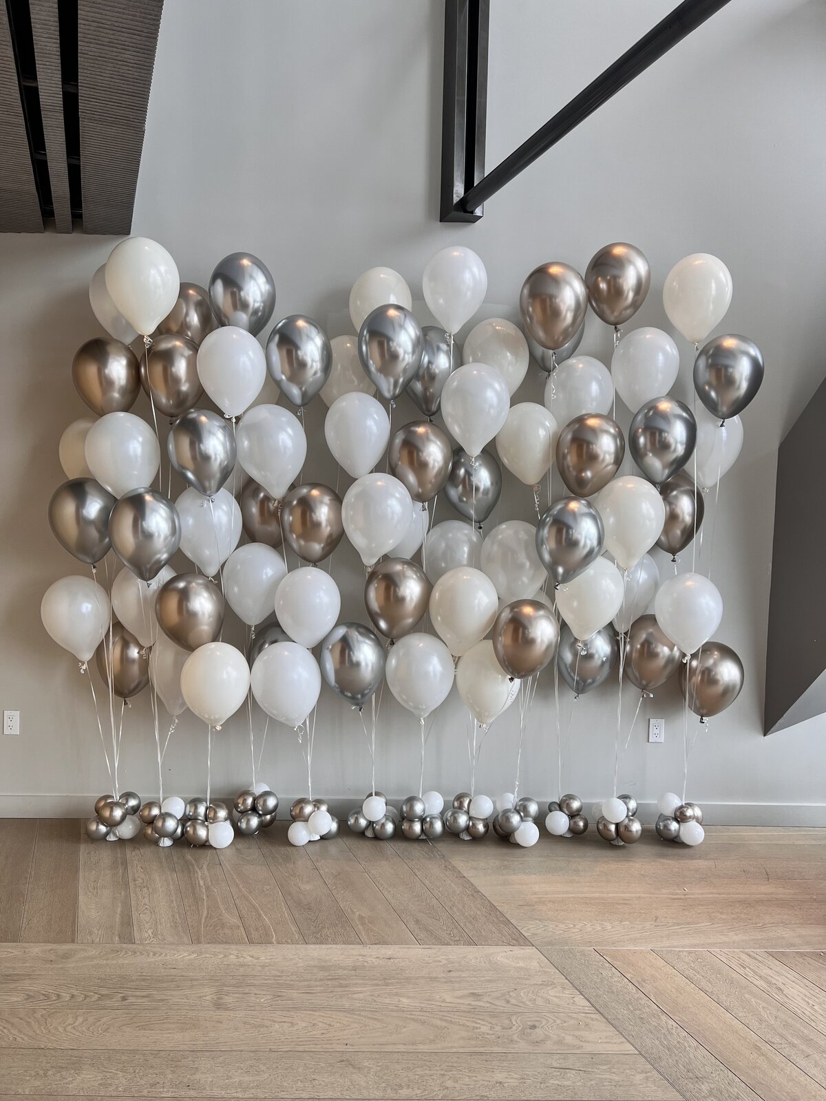 helium balloon wall 