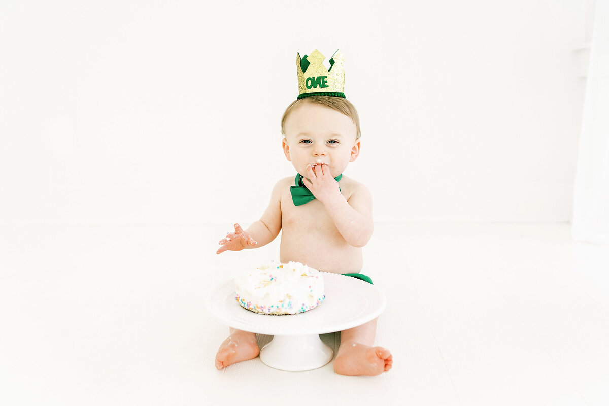 baby photographer near me cake smash first birthday studio