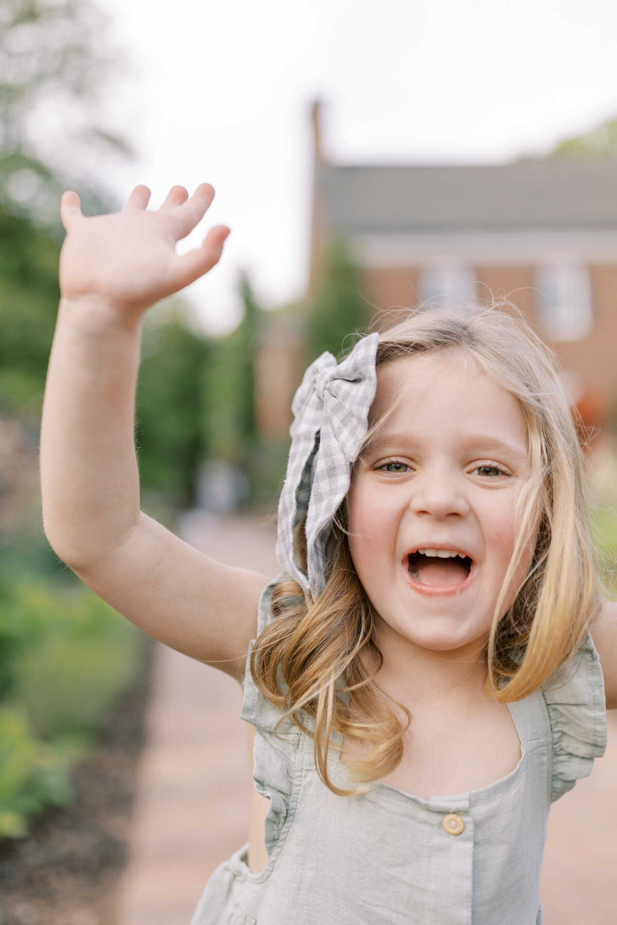 Family portrait session in a Philadelphia park - 15