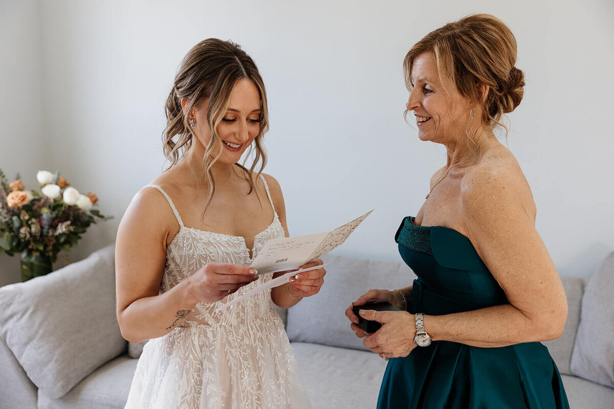 city-view-lofts-modern-downtown-chicago-wedding-011