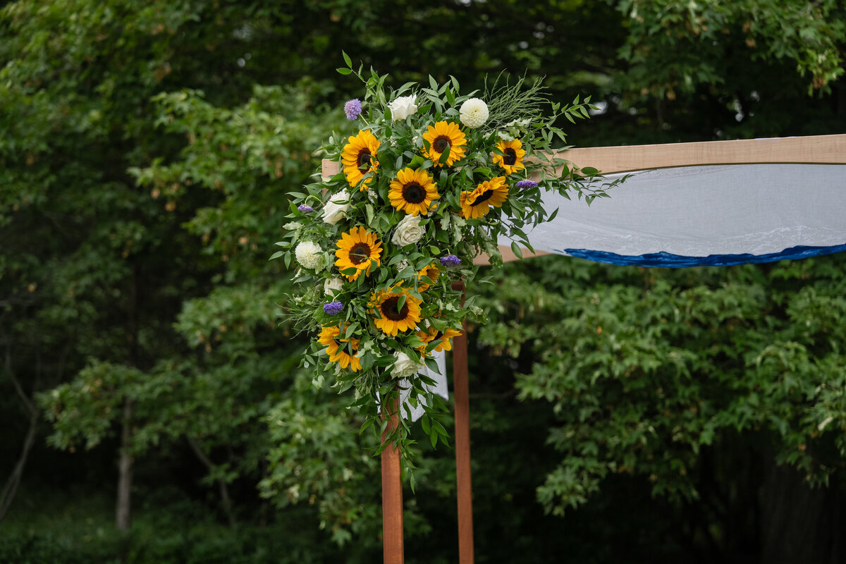 A&J Guelph Arboretum Wedding Flowers9