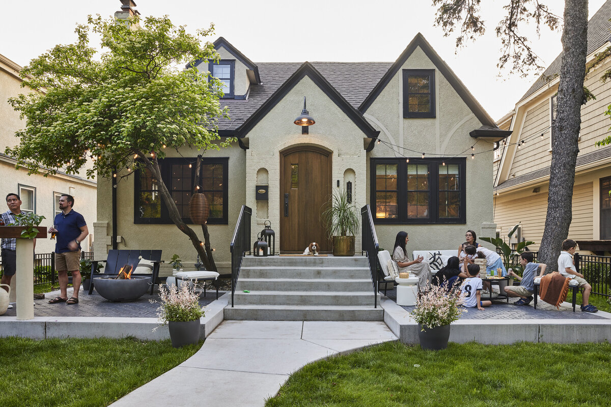 Frontyard Bourbon Rail -Jyoti Ghugalé118-1