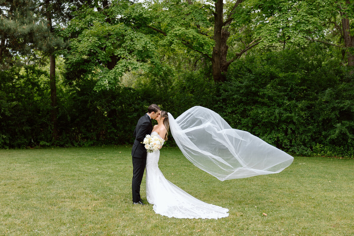 Nicole & Lucas Wedding Samples-204
