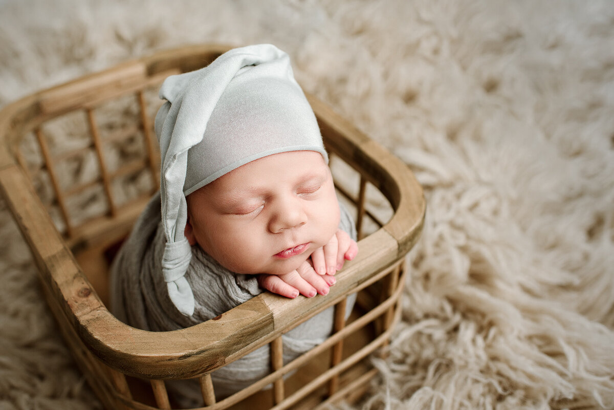erin-elyse-photography-newborn-boy-crate-jacksonville-fl
