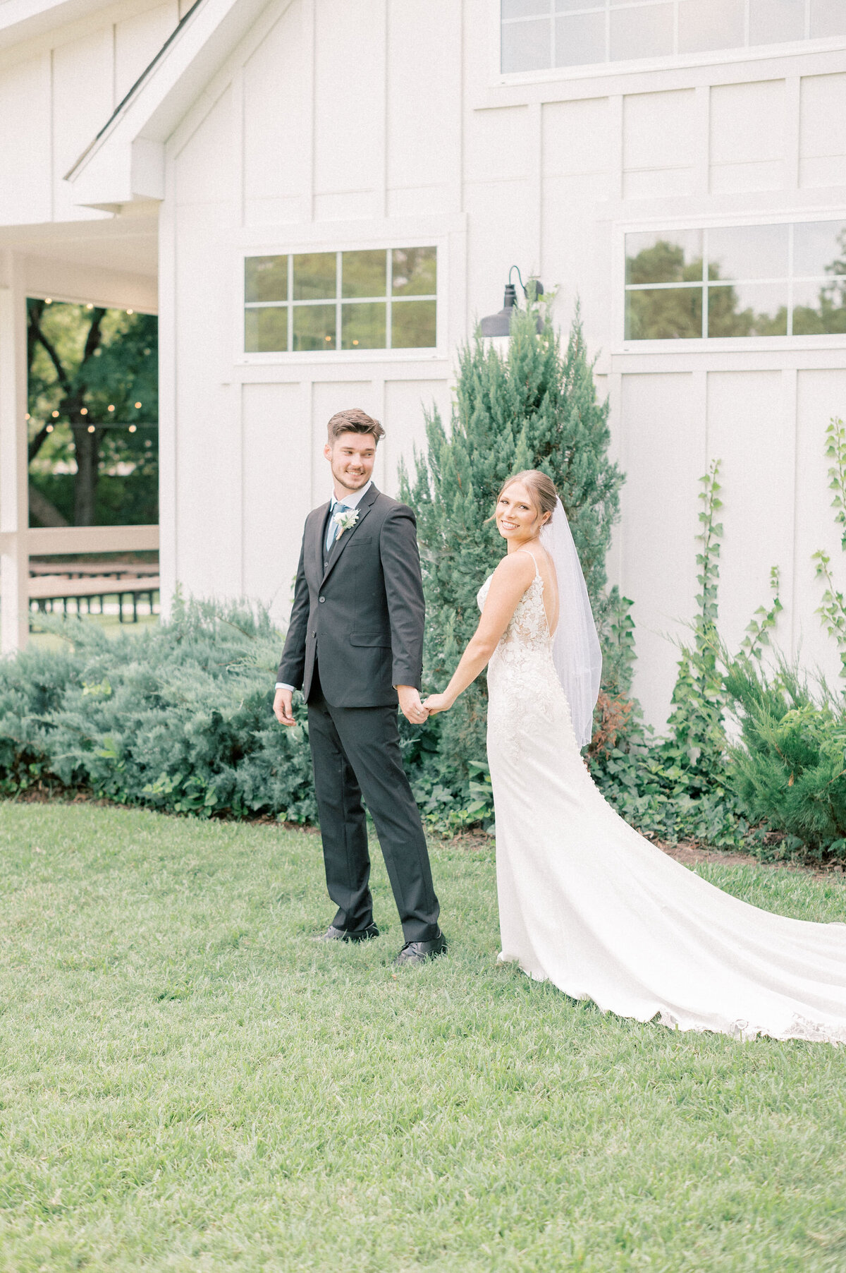 Fort Worth Wedding Photographer  DFW Photographer Rae De Lain Weddings Light and Airy (293)