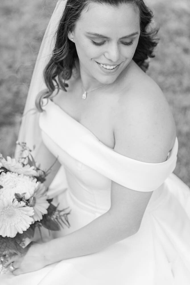 Black-and-white-image-of-bride-seated