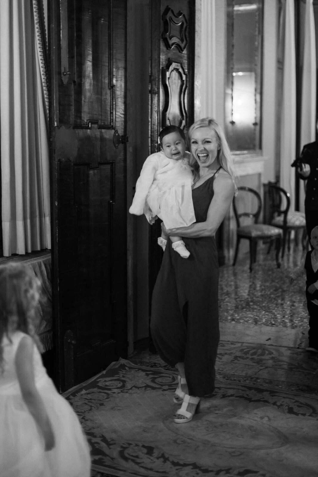 Flora_And_Grace_Editorial_Venice_Analog_Editorial_Wedding_Photographer (1 von 1)-21-1