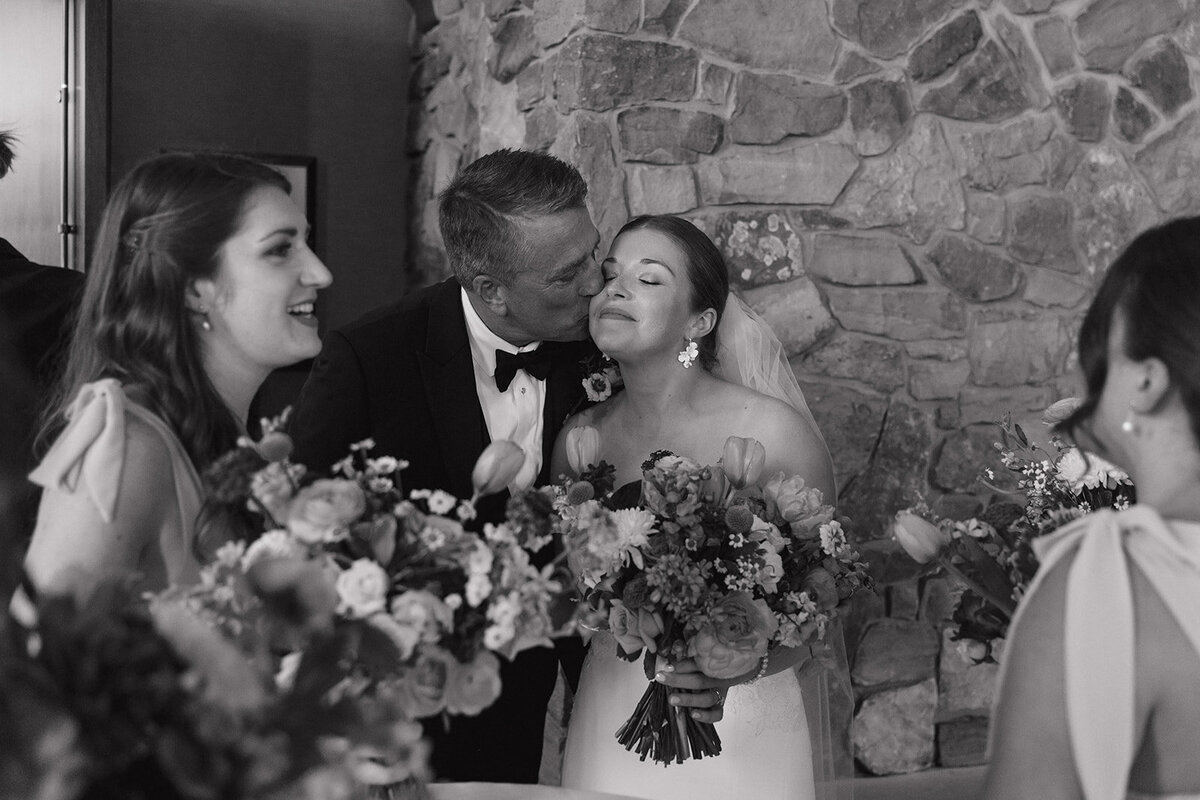 candid wedding photography