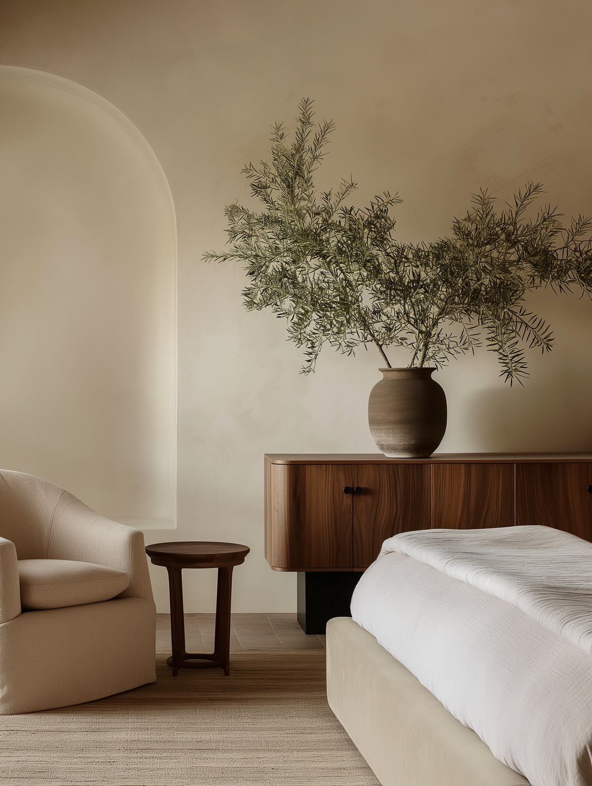 rosebud_08959_Moody_Spanish_modern_bedroom_sitting_area_in_Scot_6f9e99e7-c617-4517-978d-57bb041f4156