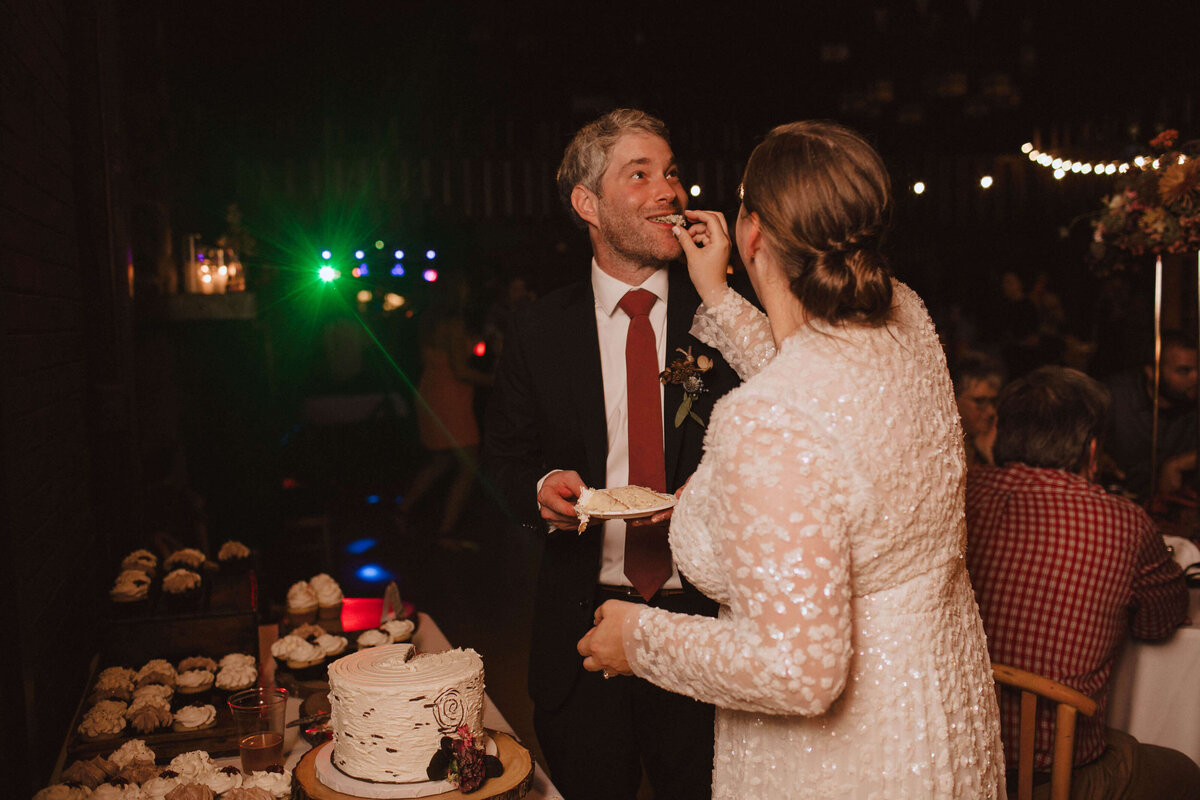 shawano-stubborn-brothers-brewery-wedding-nikki-n-photography-577