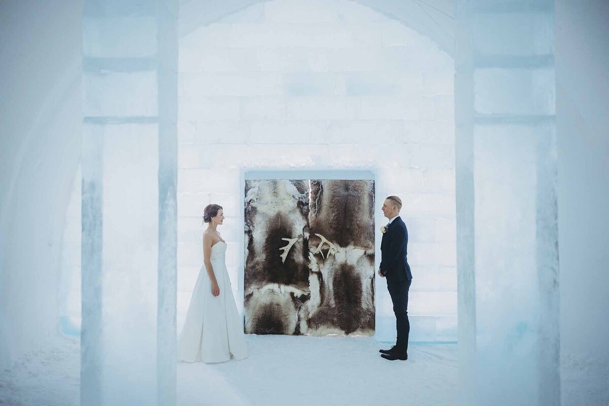 icehotel-weddings-winter-weddings-vinterbröllop-fotograf-kiruna-photographer-wedding-photographer032030