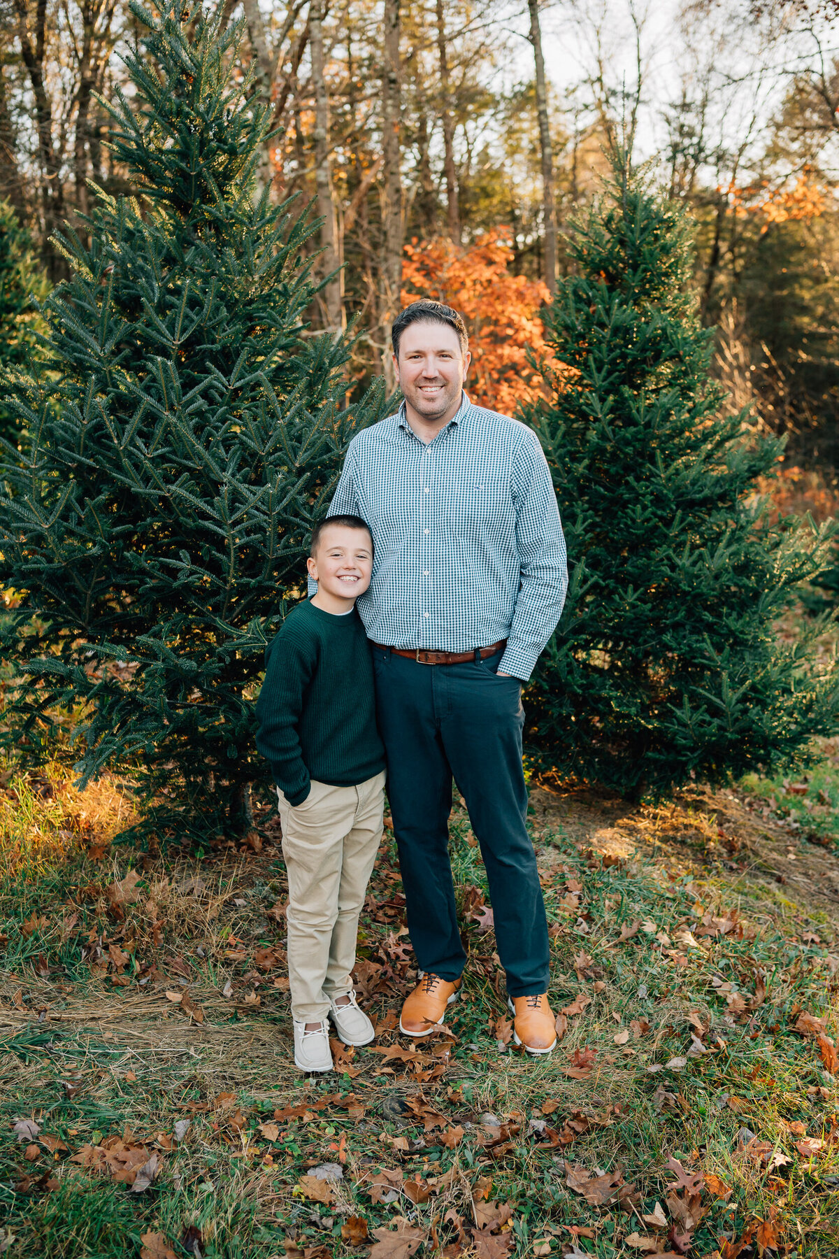 Christmas Tree Farm Mini Sessions | Connecticut Family Photographer-26