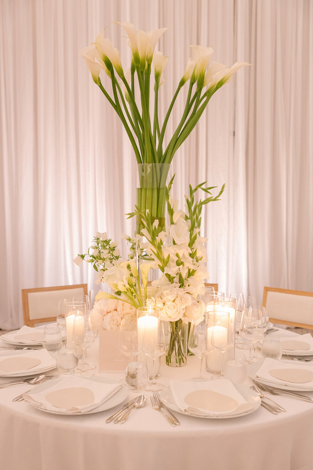modern-wedding-flower-centerpiece-four-seasons