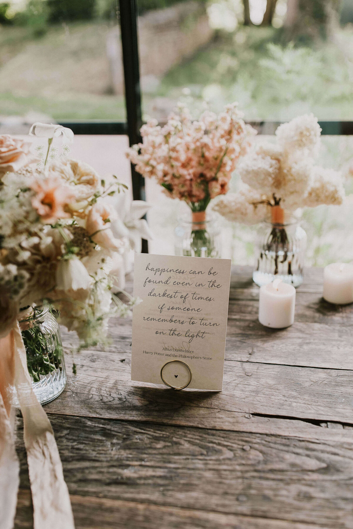 Issy-and-Bella-Floral-Design-Wedding-Florist-Herefordshire-Dewsall-Court-N-Z76